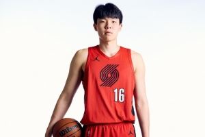 媒体人：杨瀚森在球权有限的情况下要从防守端做起 加强篮板球图片